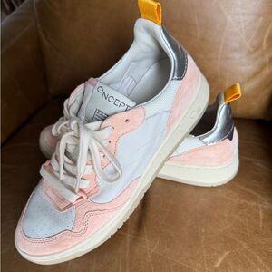 Oncept Women's Phoenix Sneakers